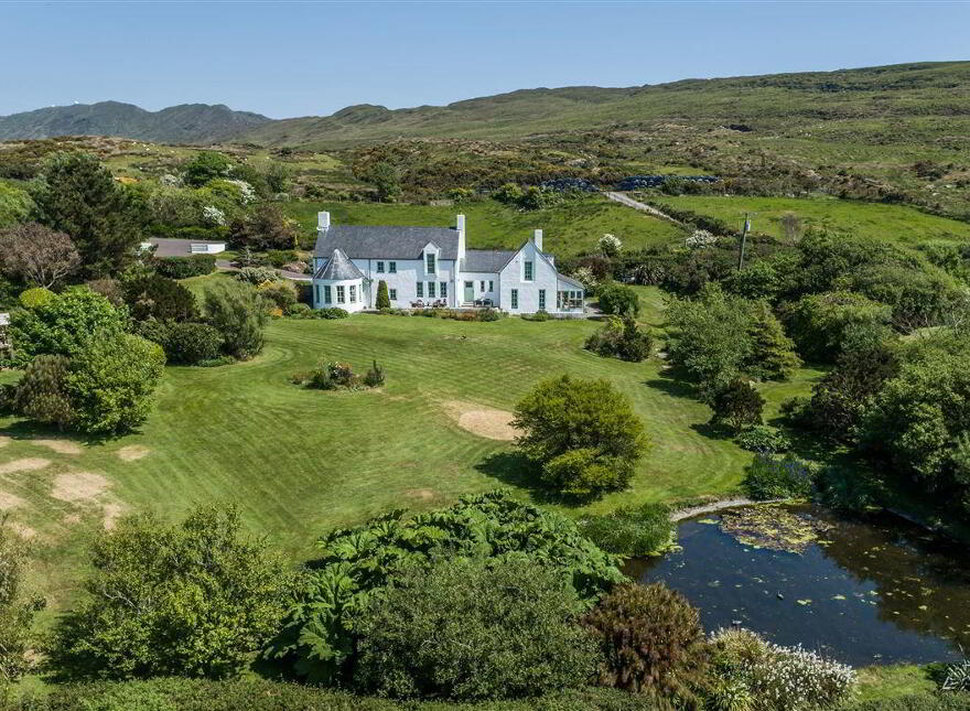 Four Blues Gloun, Schull, West, P81V202
