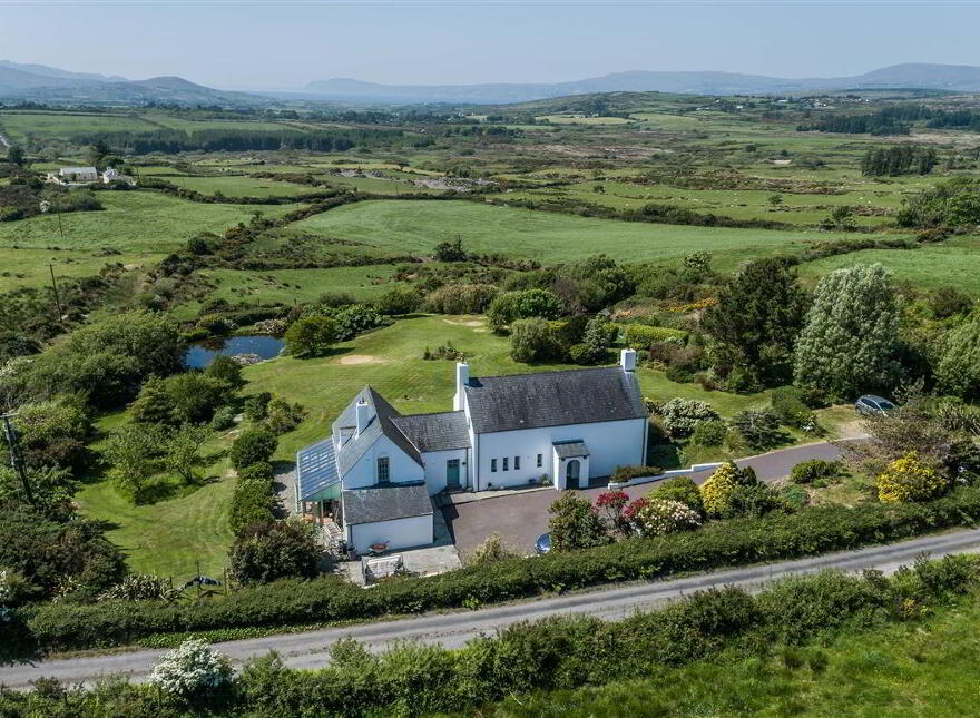 Four Blues Gloun, Schull, West, P81V202