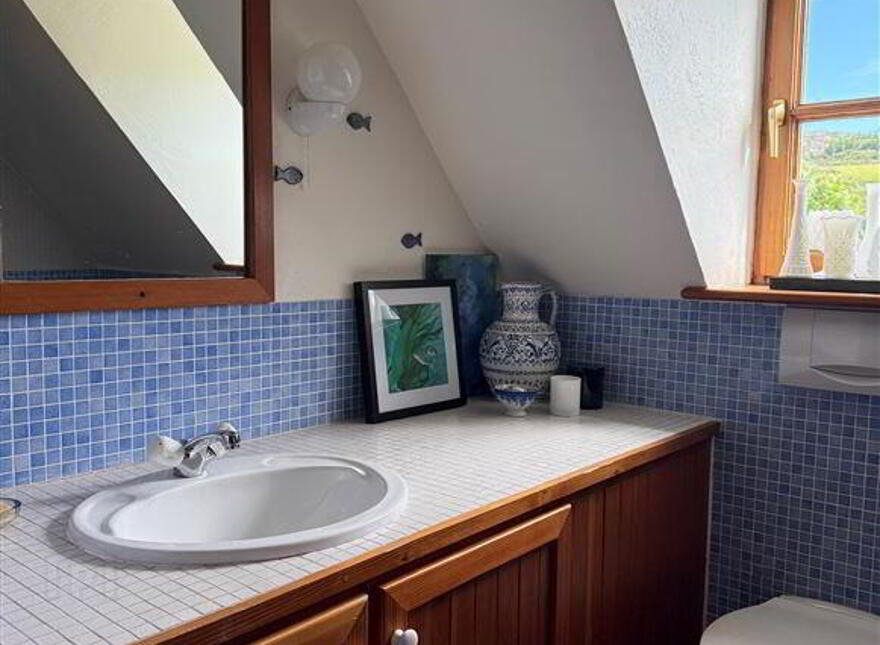 Four Blues Gloun, Schull, West, P81V202