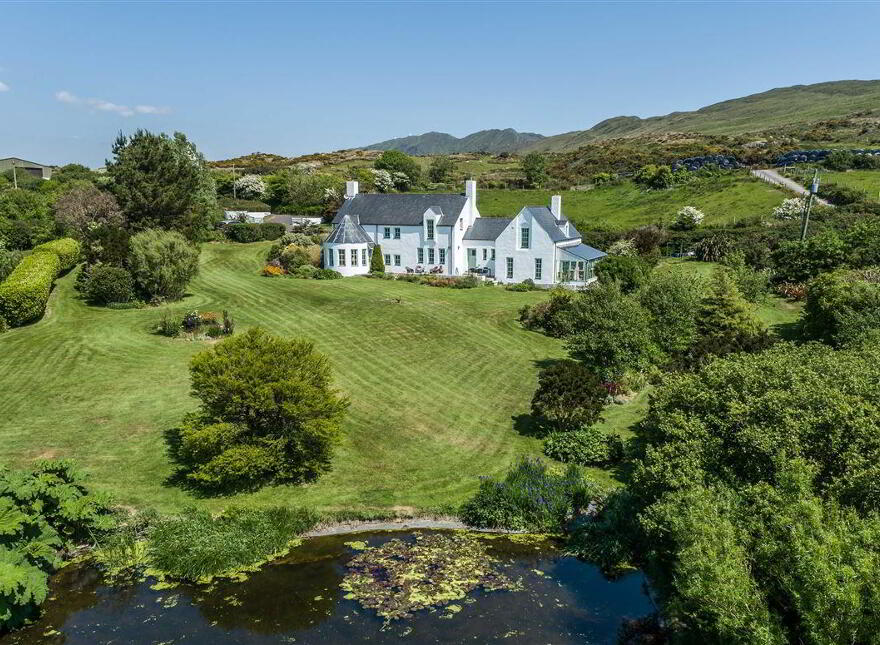 Four Blues Gloun, Schull, West, P81V202