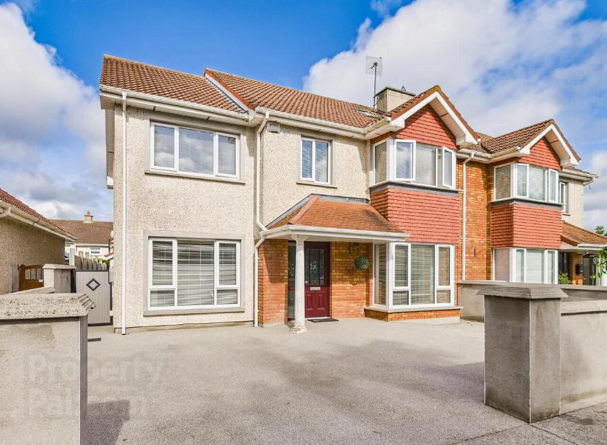 15 Hazelwood, Dublin Road, Thurles, E41T1D2 photo