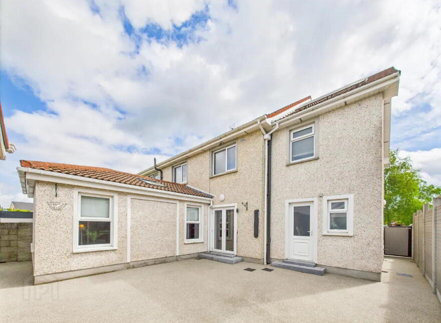15 Hazelwood, Dublin Road, Thurles, E41T1D2