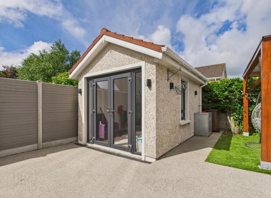 15 Hazelwood, Dublin Road, Thurles, E41T1D2