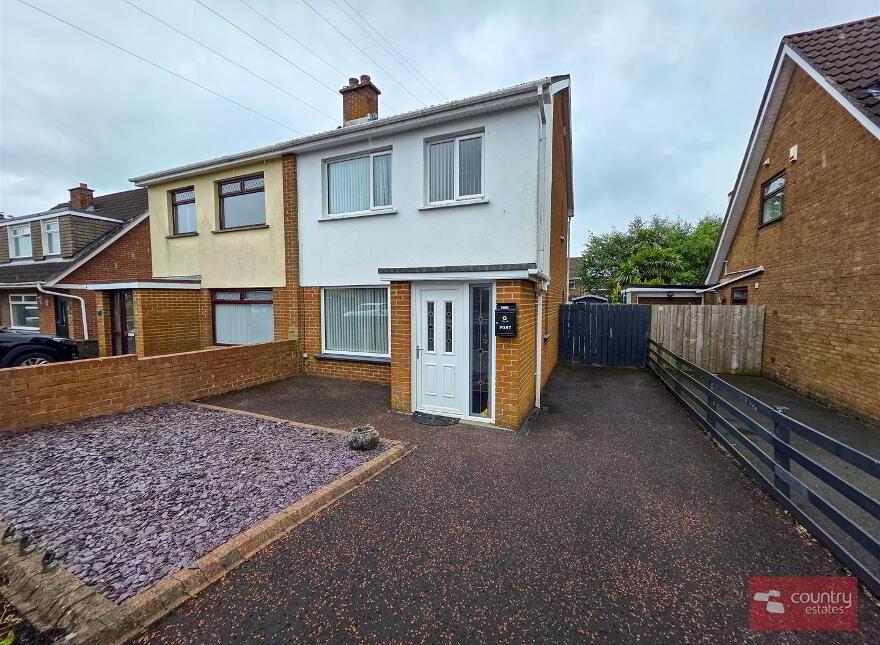 15 Ballyhenry Avenue, Newtownabbey, BT36 5AZ photo