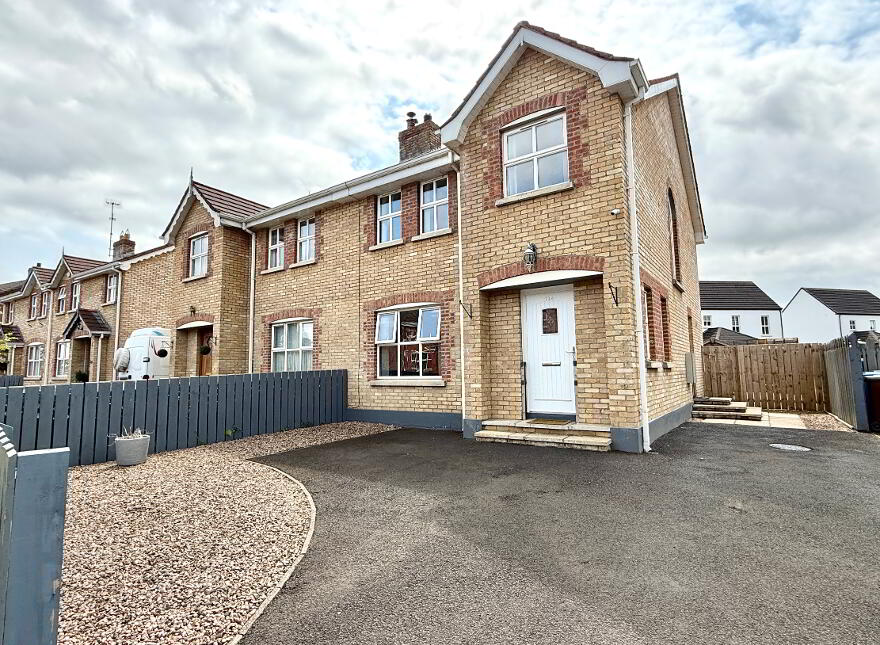 178 Ivy Mead, Waterside, L'Derry, BT47 3WX photo
