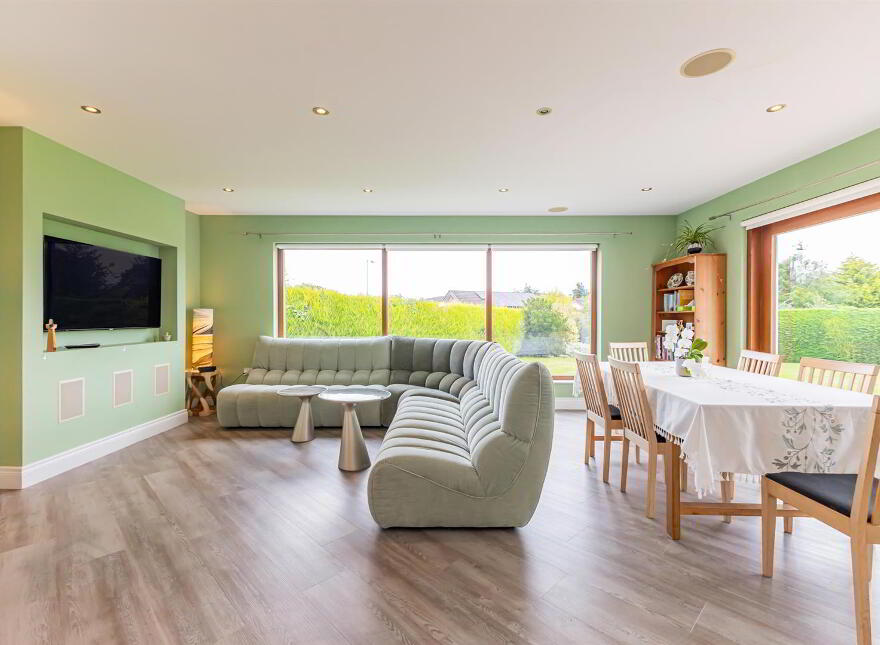 2 Inisharoan, Killinchy, Newtownards, BT23 6QF