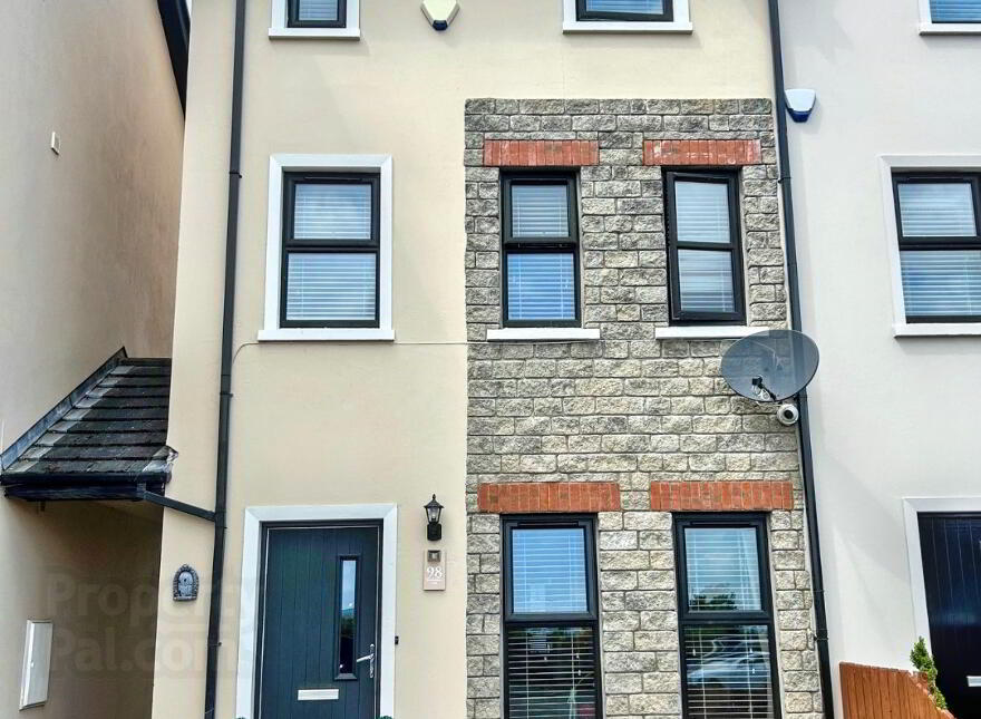 98 Thornhill Park, Derry/Londonderry, BT48 8QS photo