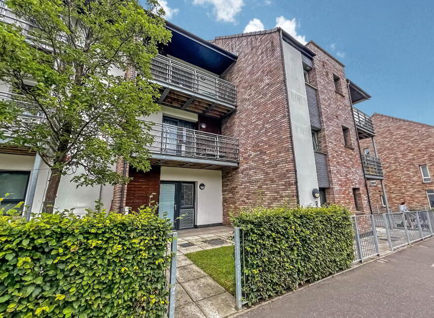 43 Badgers Lane, Lisburn, BT28 2ZH photo