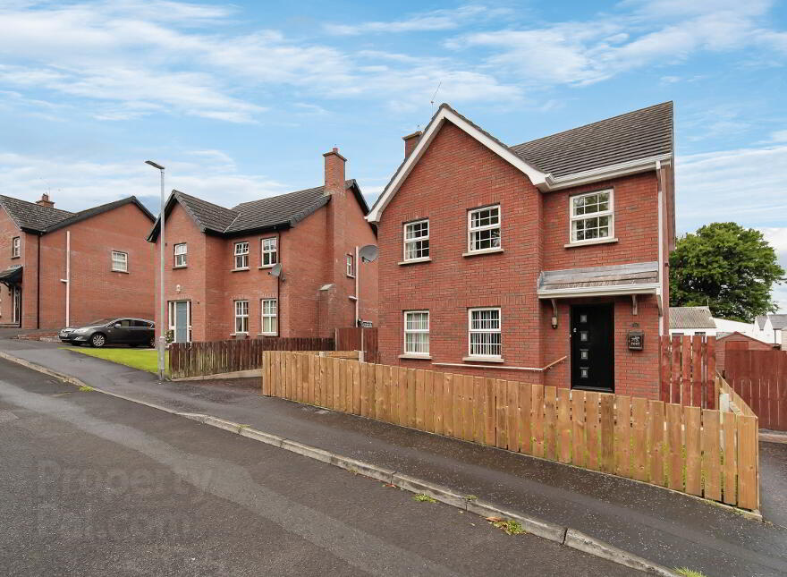 31 The Milestone, Dungannon, BT70 1HG photo