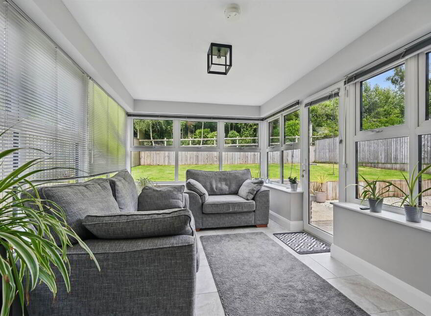 34 Millreagh Grove, Dundonald, Belfast, BT16 1AH