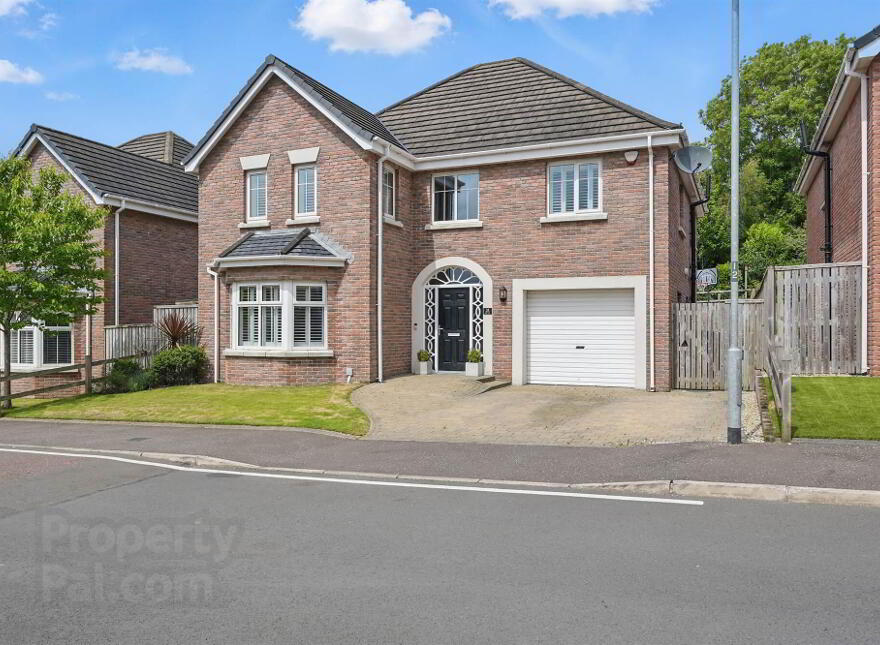 34 Millreagh Grove, Dundonald, Belfast, BT16 1AH photo