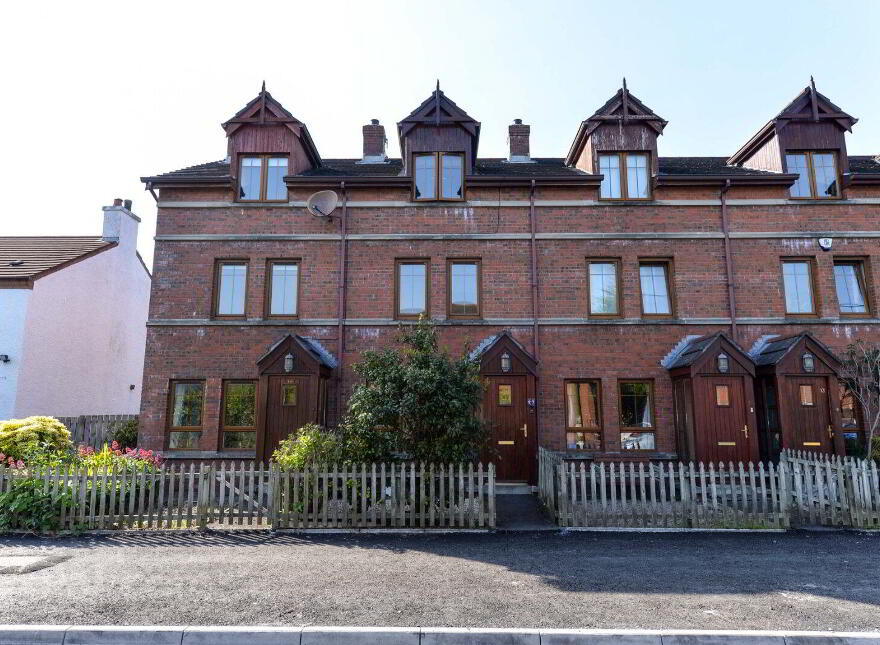 17 Kinnegar Drive, Holywood, BT18 9JQ photo
