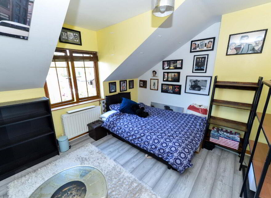 17 Kinnegar Drive, Holywood, BT18 9JQ