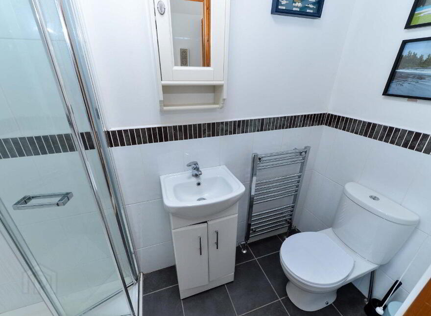 17 Kinnegar Drive, Holywood, BT18 9JQ