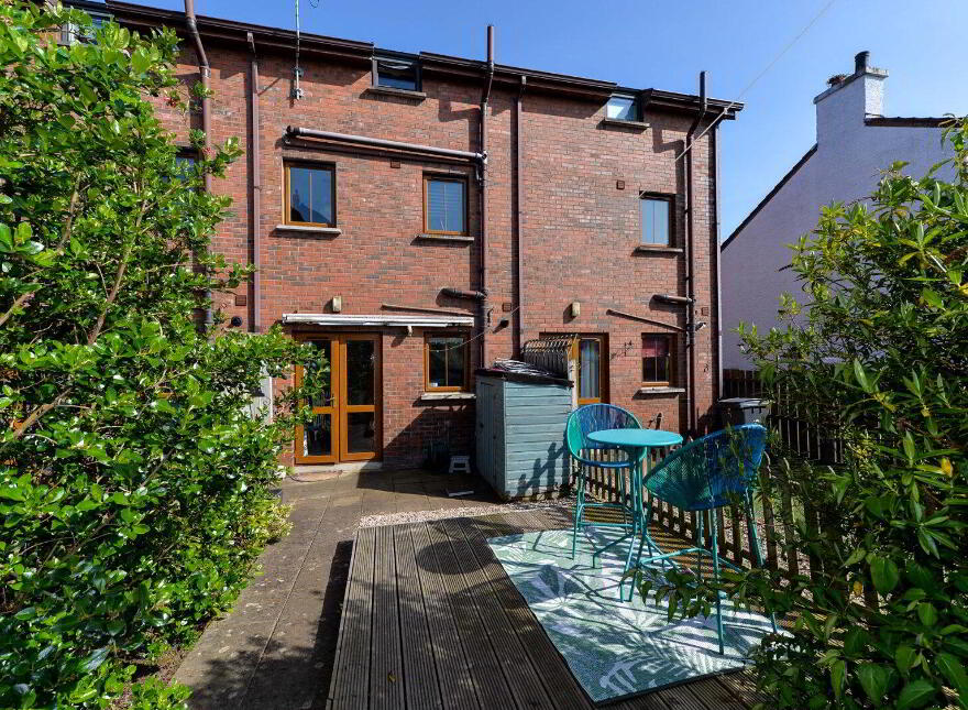 17 Kinnegar Drive, Holywood, BT18 9JQ