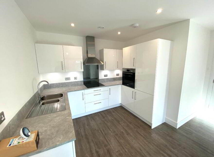 85 Ocean Drive, Leith, Edinburgh, EH6 6BR photo