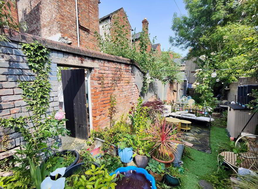 "Ellanore", 4 Jubilee Avenue, Belfast, BT15 3BX