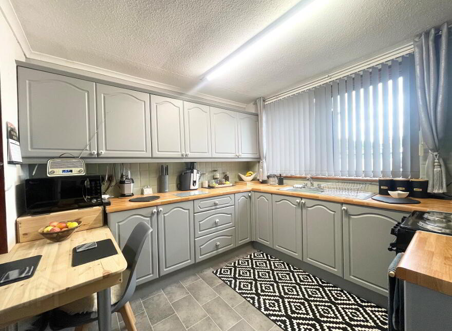 7 Crocknamack Square, Portrush, BT56 8LE