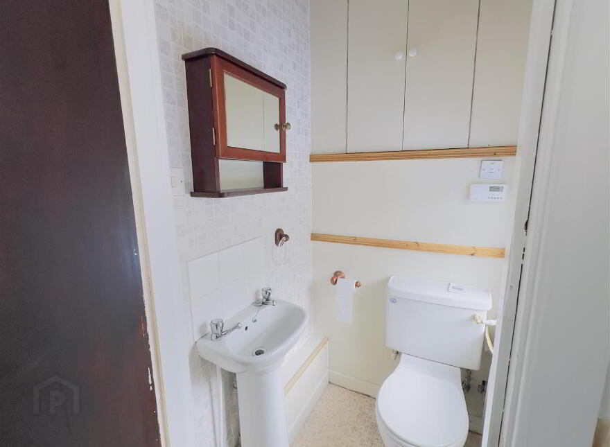 18 Bryansford Gardens, Newcastle, BT33 0EQ