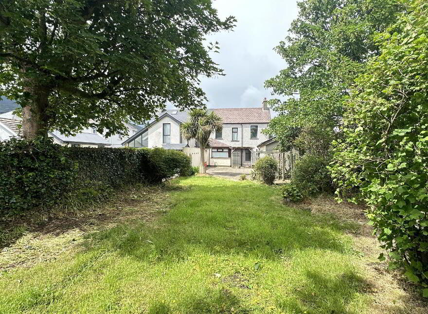 18 Bryansford Gardens, Newcastle, BT33 0EQ