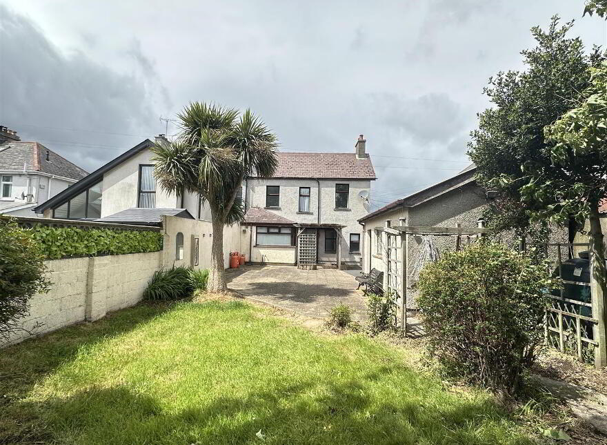 18 Bryansford Gardens, Newcastle, BT33 0EQ