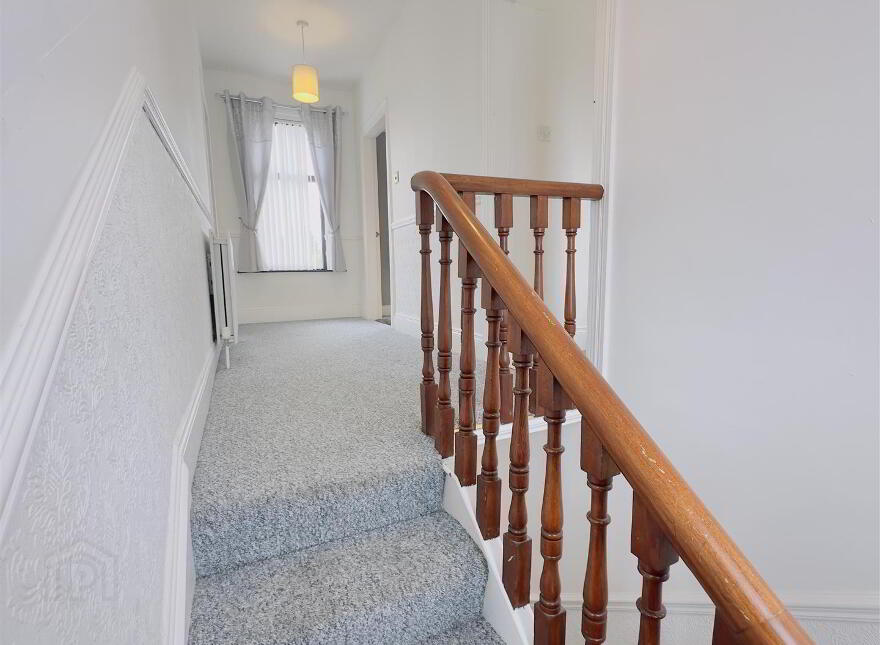 18 Bryansford Gardens, Newcastle, BT33 0EQ