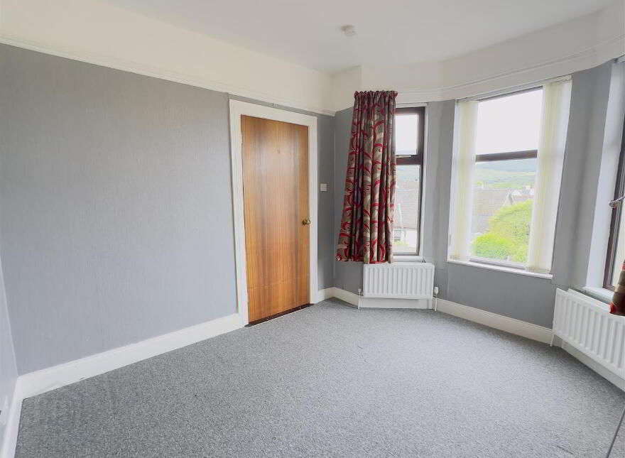 18 Bryansford Gardens, Newcastle, BT33 0EQ