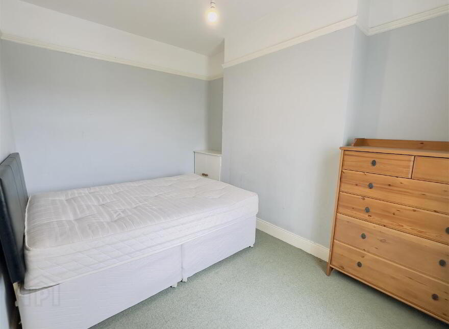 18 Bryansford Gardens, Newcastle, BT33 0EQ