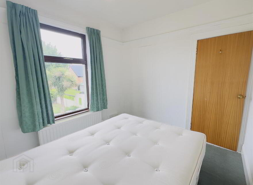 18 Bryansford Gardens, Newcastle, BT33 0EQ