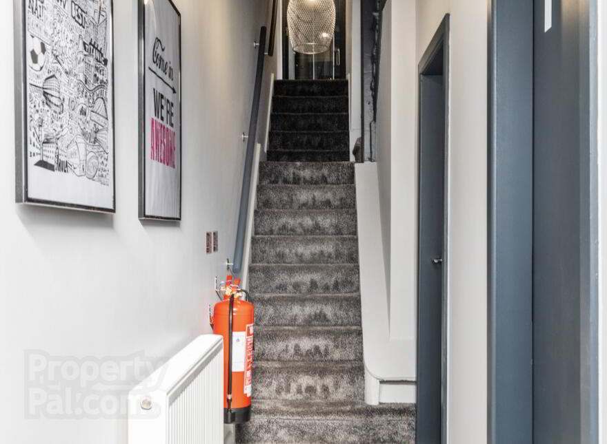 Room 2, 166 Woodstock Road, Belfast, BT6 8AF photo