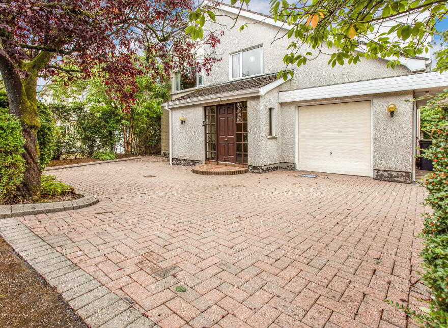 10 Galgorm Gardens, Ballymena, BT42 1BA photo
