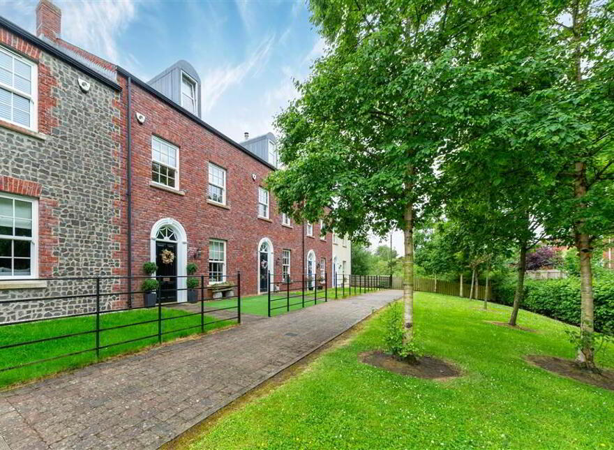 12 Breton Drive, Lisburn, BT28 3ZA photo
