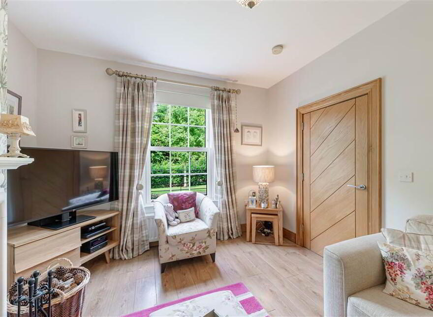 12 Breton Drive, Lisburn, BT28 3ZA