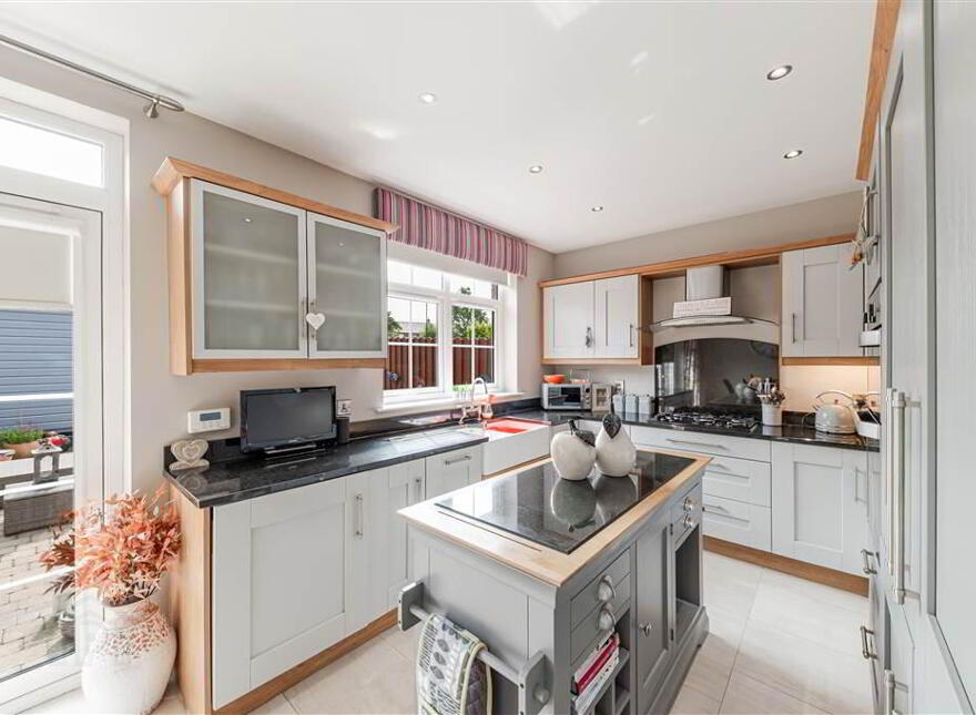 12 Breton Drive, Lisburn, BT28 3ZA