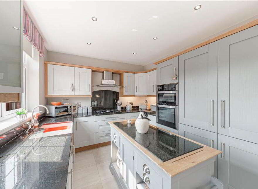 12 Breton Drive, Lisburn, BT28 3ZA