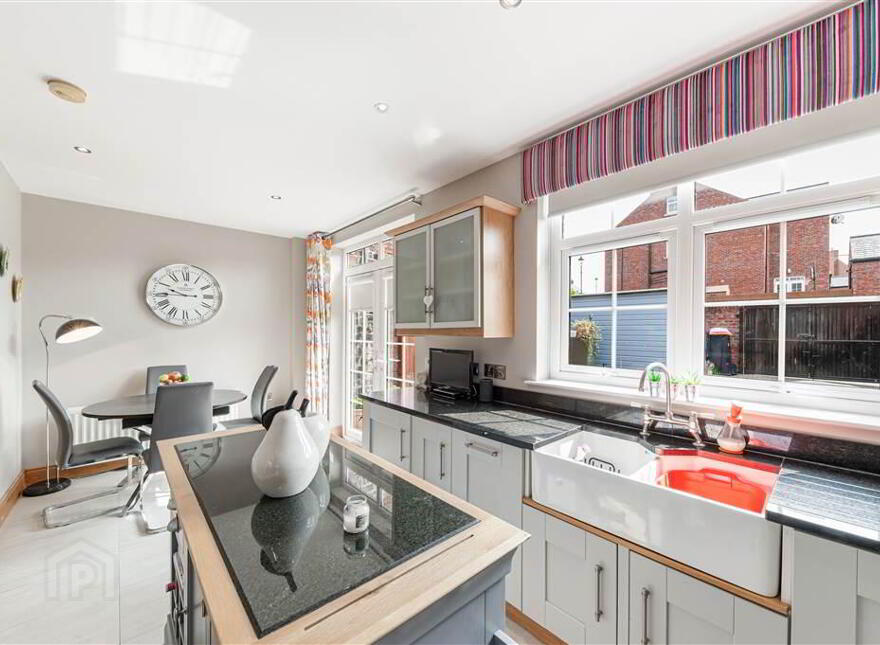 12 Breton Drive, Lisburn, BT28 3ZA