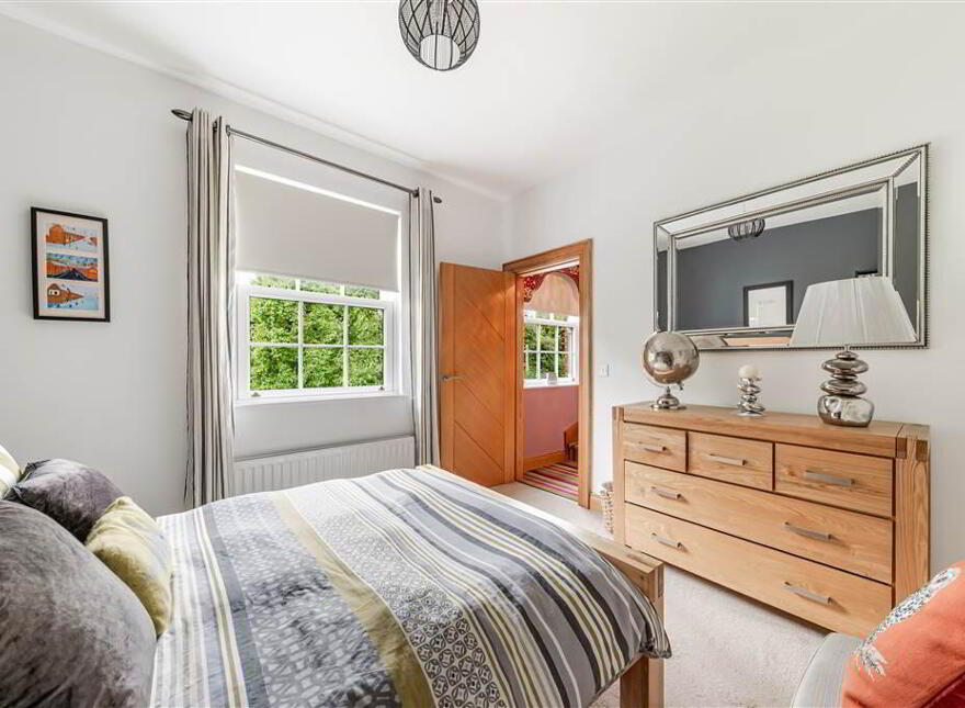 12 Breton Drive, Lisburn, BT28 3ZA