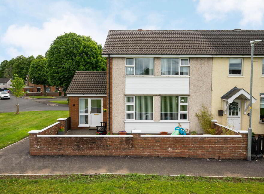 1 Altnacreeva Close, Belfast, BT8 8HE photo