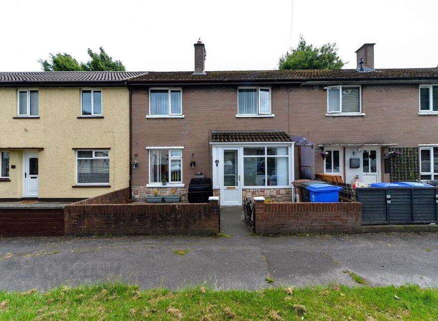 28 Knocknagoney Park, Belfast, BT4 2PU photo