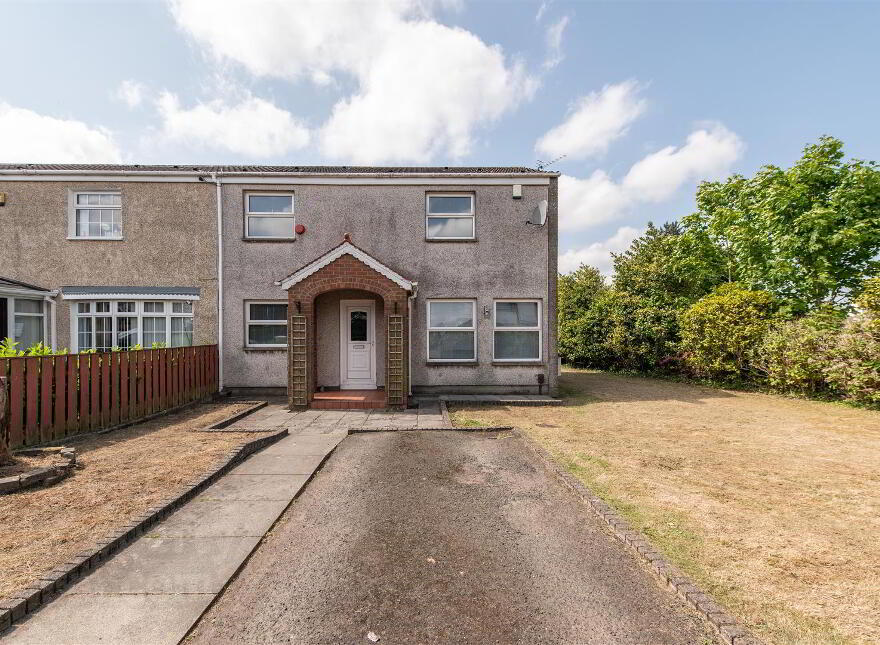 55 Pond Park Road, Lisburn, BT28 3LA photo