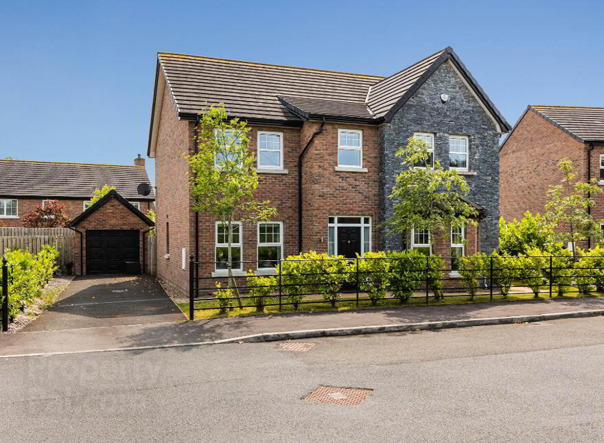 6 Blaris Lane, Lisburn, BT27 5FS photo