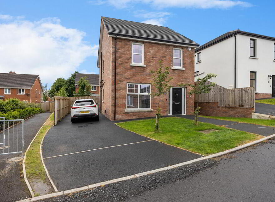 37 Sir Richard Wallace Crescent, Lisburn, BT28 3HZ photo