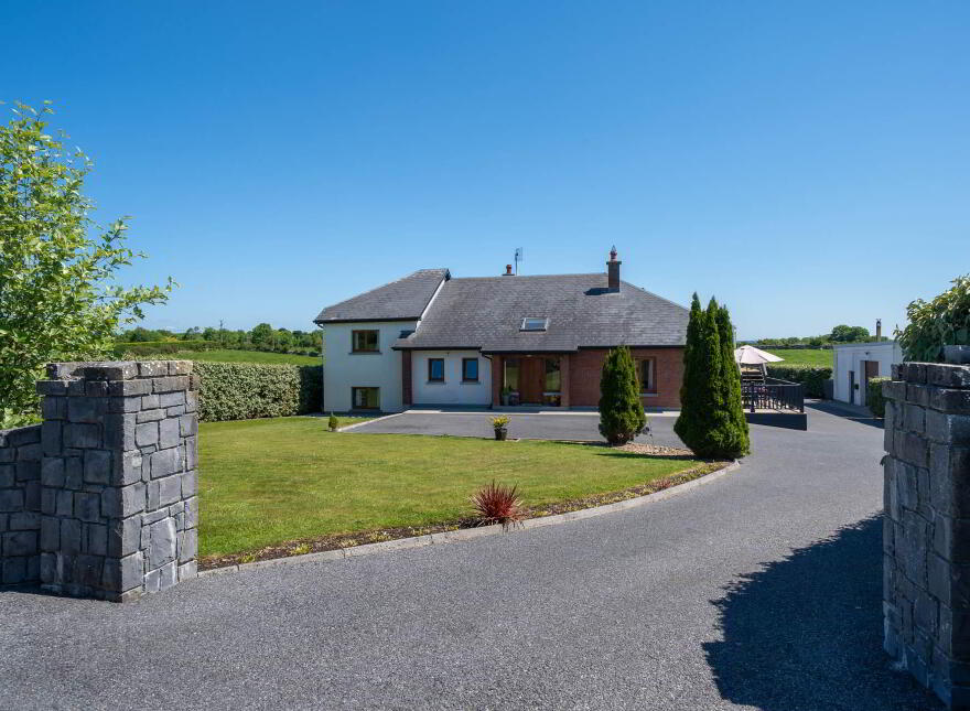 Carrowloughan, Kiltoom, Athlone, N37K5W5