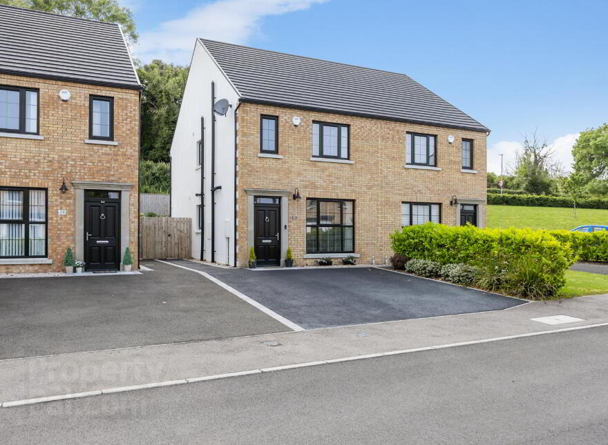 25 Scrabo Heights, Newtownards, BT23 4AG photo