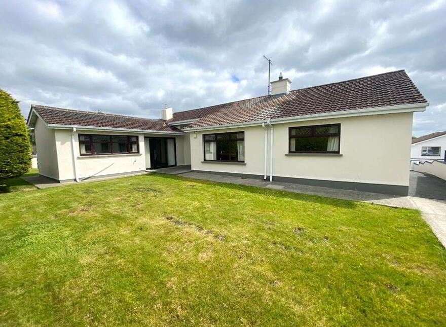 No 26 Woodlawn, Stranorlar, F93X8X7