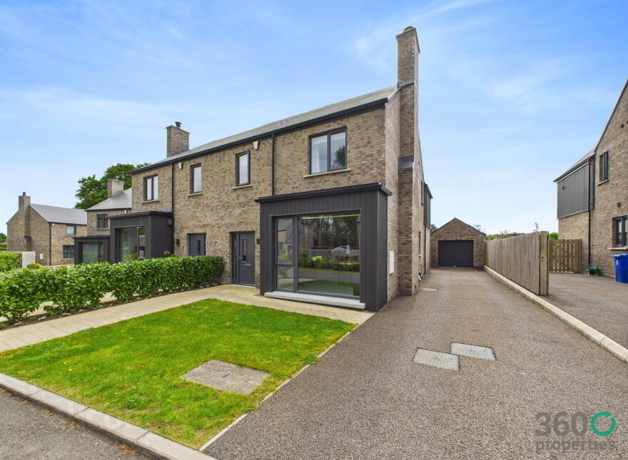 7 Dunadry Gate, Dunadry, BT41 2FW photo