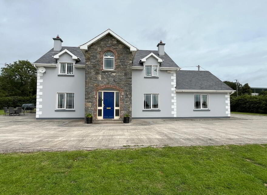Kilclooney, Kildorrery, Knockanevin, Kildorrery, V35KP79 photo