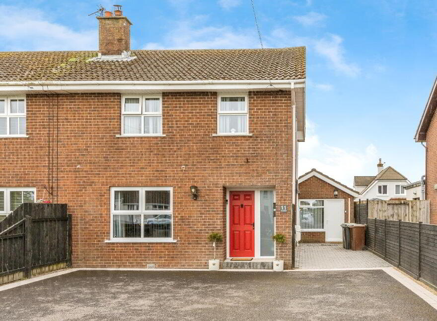 11 Gravelhill Road, Lisburn, BT28 2TN photo