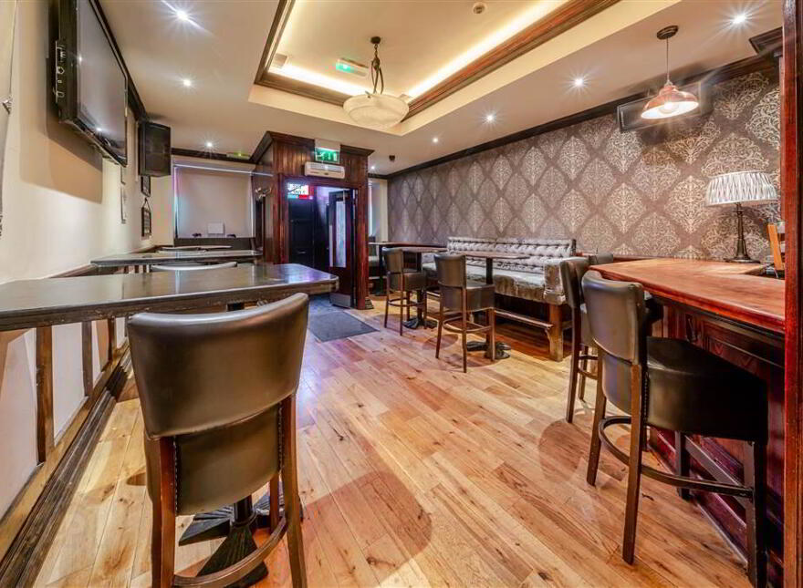 Maxwell's Pub & Restaurant, The Square, Claremorris, Mayo, F12C9D2