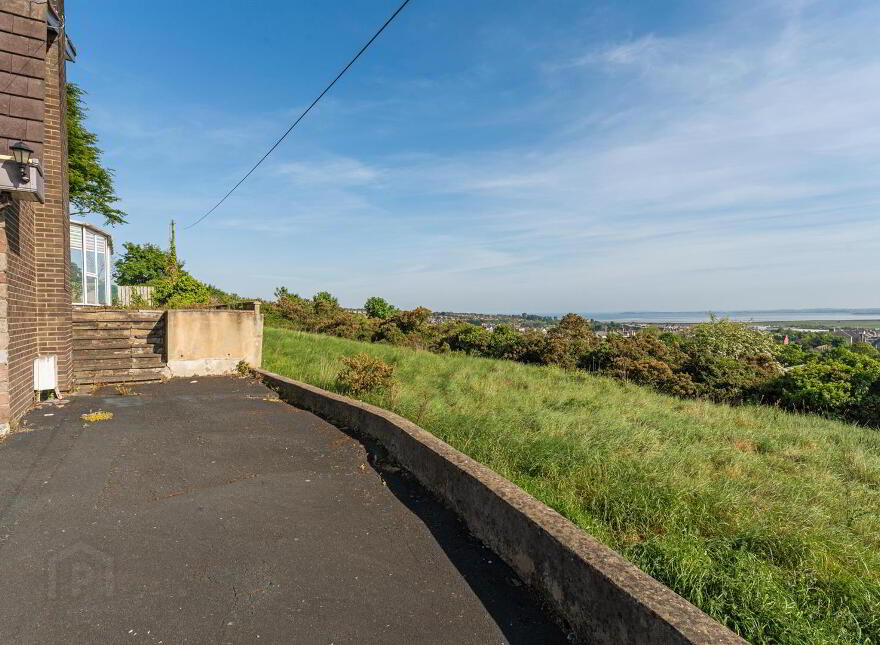 16 Hillcrest Avenue, Newtownards, BT23 7AW